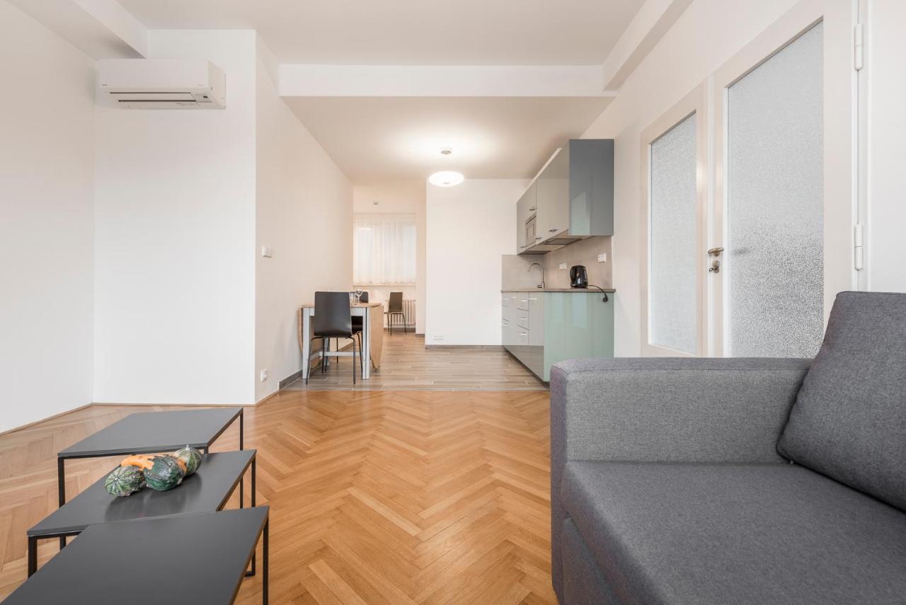 Merkur Apartments Prague Luaran gambar